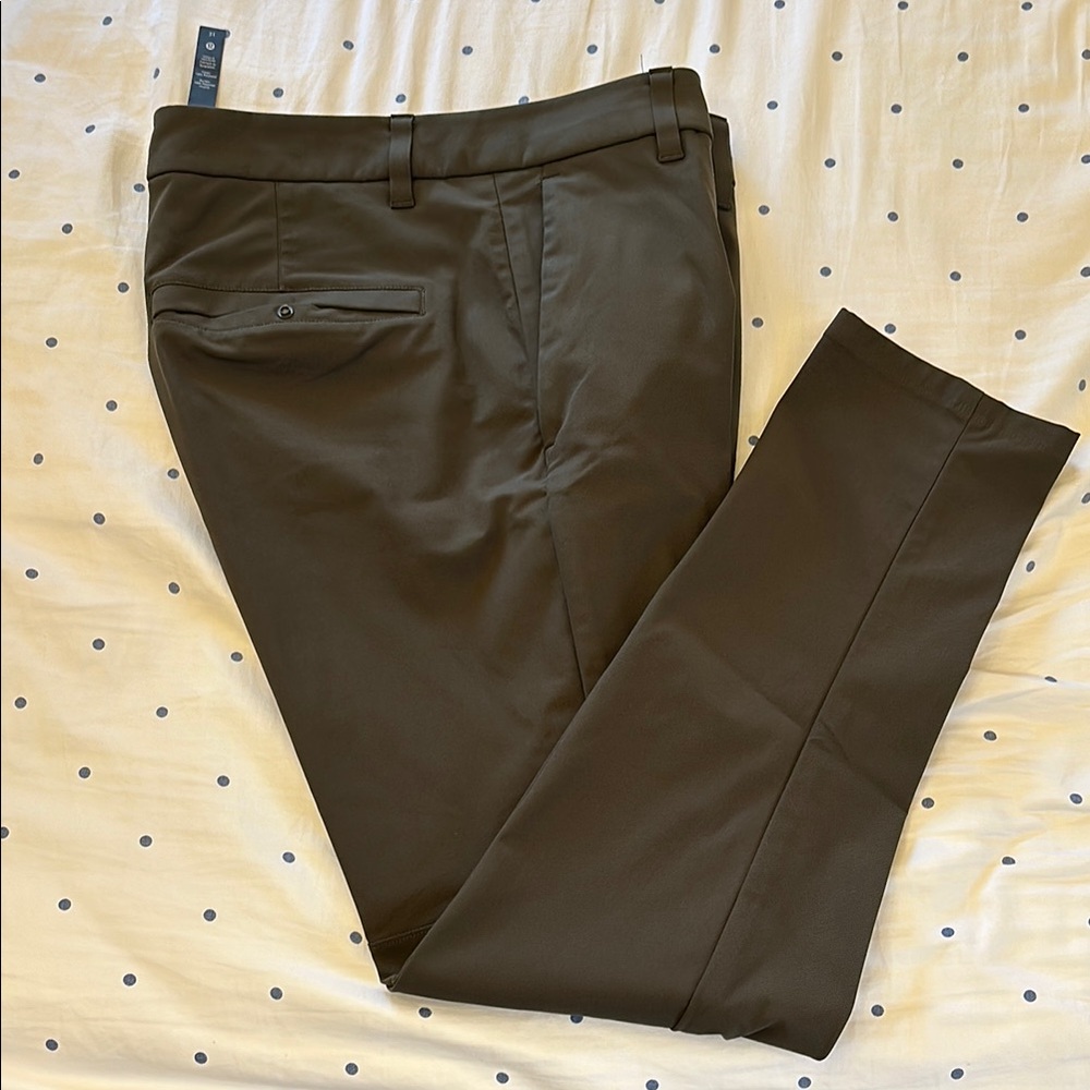 Lululemon Men’s Commission Pant - 31/30 / Slim Fit / Olive Green